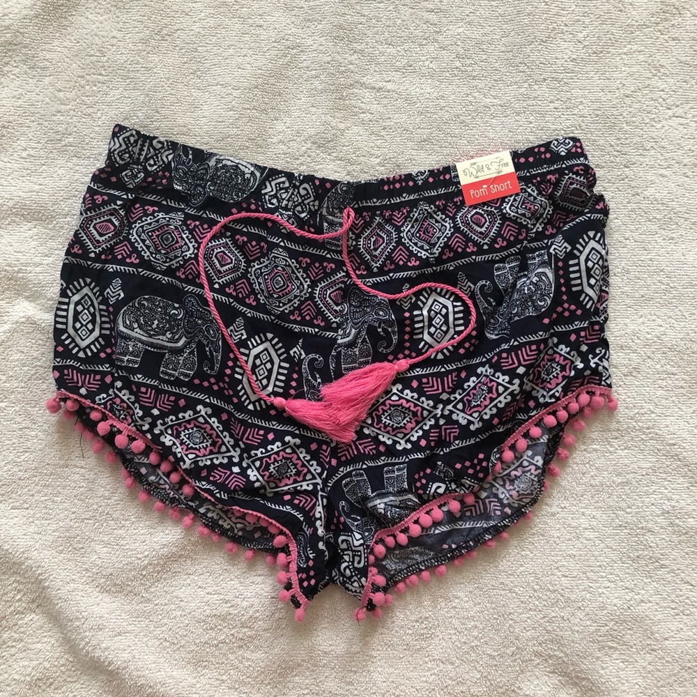 NWT WILD & FREE POM SHORTS